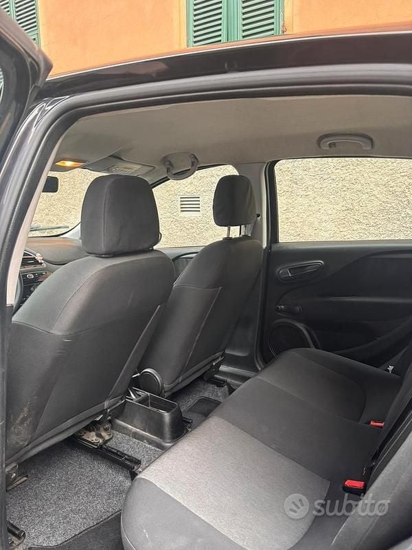 Usata Fiat Punto Street 90 CV (66 kW) 2015 Nero Utilitaria