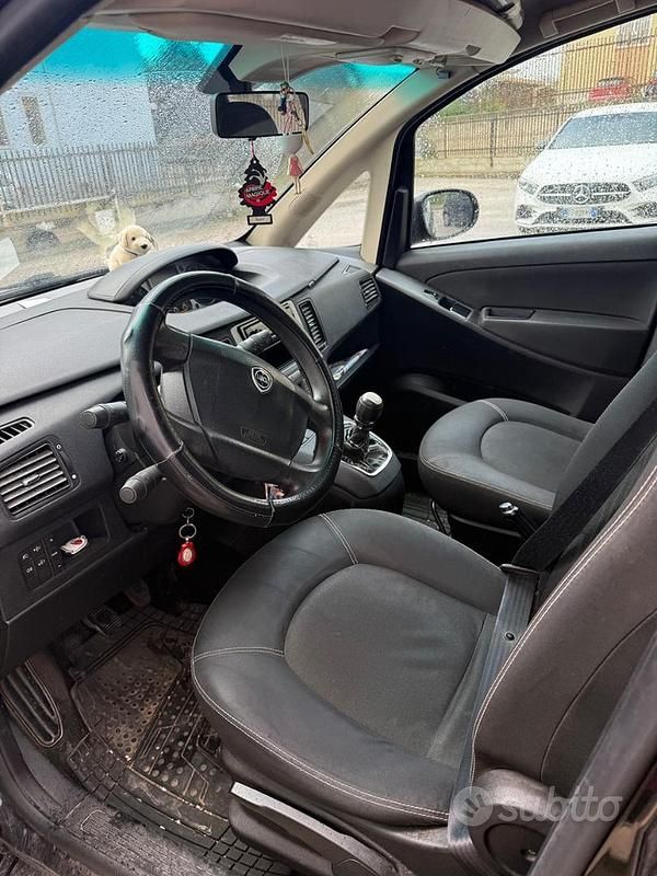 Usata Lancia Musa Gold 95 CV (69 kW) 2012 Nero Monovolume