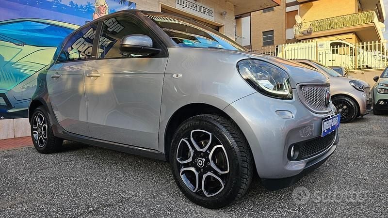 Usata Smart ForFour Passion 89 CV (65 kW) 2019 Grigio Utilitaria
