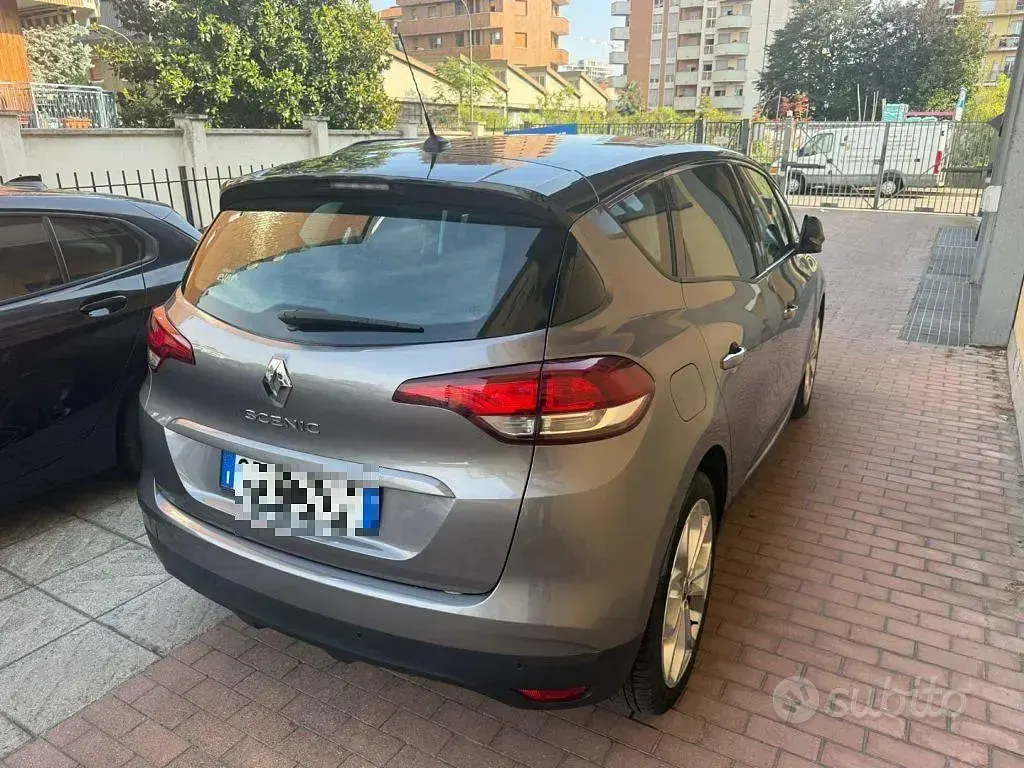 Usata Renault Scénic 150 CV (110 kW) 2020 Grigio Monovolume