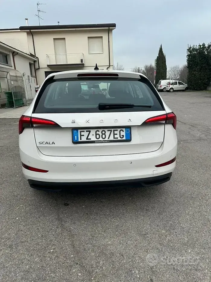 Usata Skoda Scala 116 CV (85 kW) 2020 Bianco Utilitaria