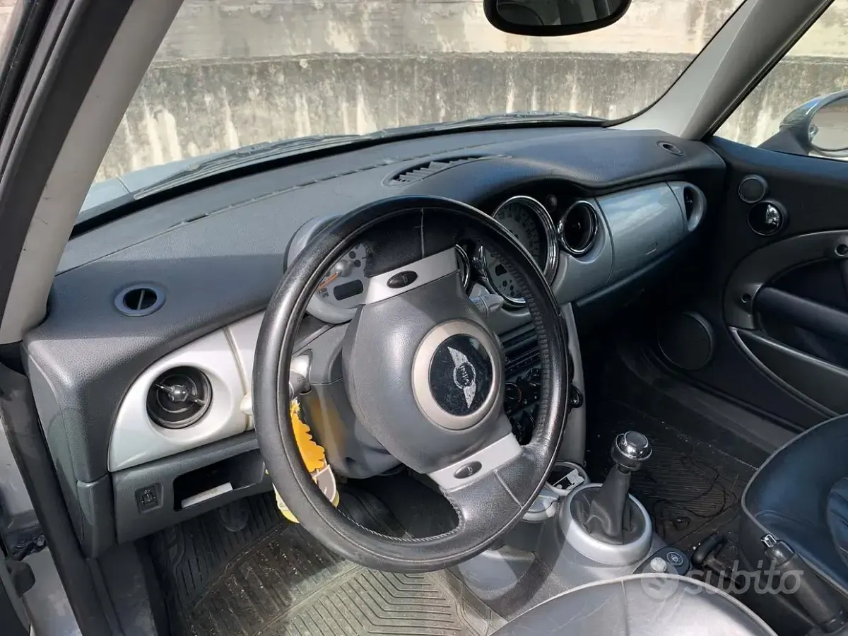 Usata Mini ONE 116 CV (85 kW) 2003 Grigio Utilitaria