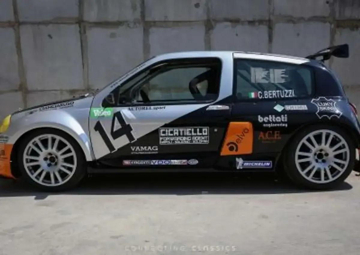 Usata Renault Clio Trophy 286 CV (210 kW) 1999 Grigio Berlina