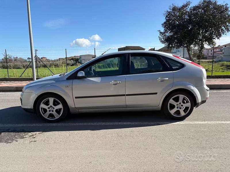 Usata Ford Focus 110 CV (80 kW) 2007 Berlina