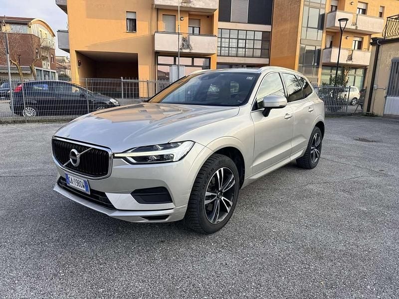 Bronzo Usata 2020 Volvo XC60 Business Edition SUV | 15.551 € (Super prezzo) - Immagine 1/4