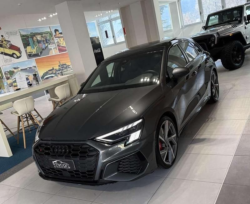 Usata Audi S3 Sport 310 CV (228 kW) 2023 Grigio daytona perlato Berlina