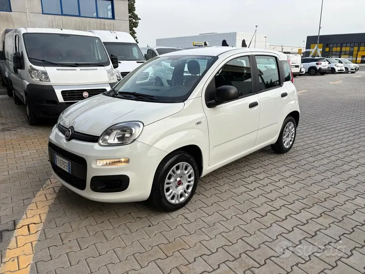 Usata Fiat Panda Lounge 69 CV (50 kW) 2019 Bianco Utilitaria