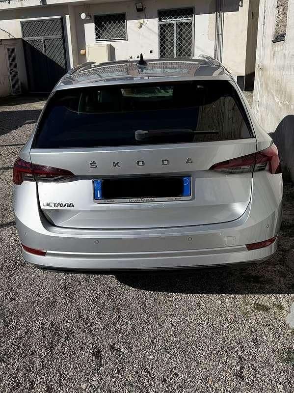 Usata Skoda Octavia Style 150 CV (110 kW) 2020 Argento Station wagon