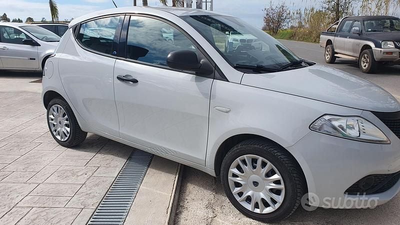 Usata Lancia Ypsilon 69 CV (50 kW) 2018 Utilitaria