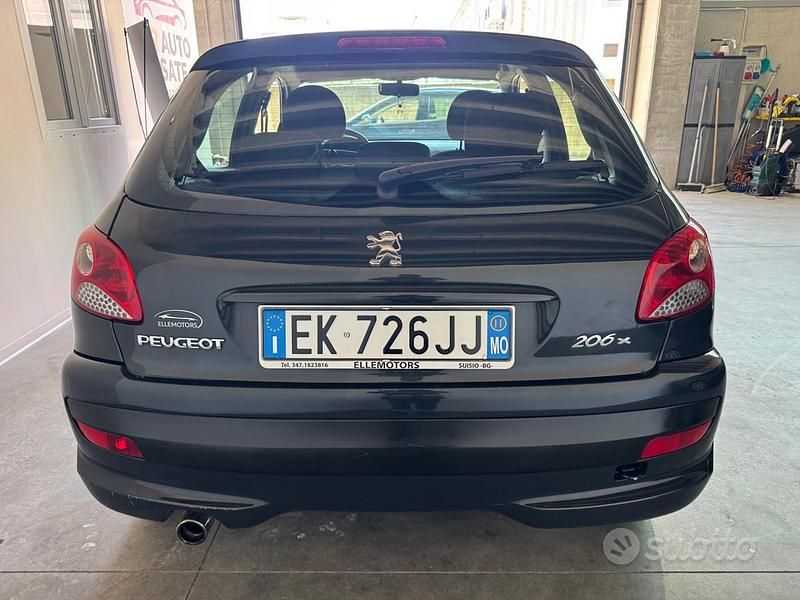 Usata Peugeot 206 60 CV (44 kW) 2011 Nero Berlina