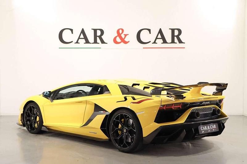 Usata Lamborghini Aventador 770 CV (566 kW) 2019 Giallo Coupé
