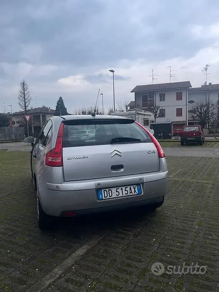 Usata Citroën C4 90 CV (66 kW) 2006 Grigio Berlina