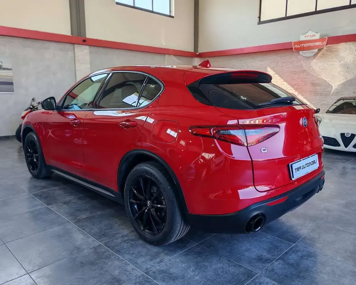 Usata Alfa Romeo Stelvio 190 CV (139 kW) 2022 Rosso alfa SUV