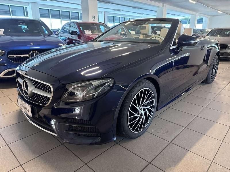 Usata Mercedes E220 Premium Plus 194 CV (142 kW) 2018 Blu/azzurro Cabrio