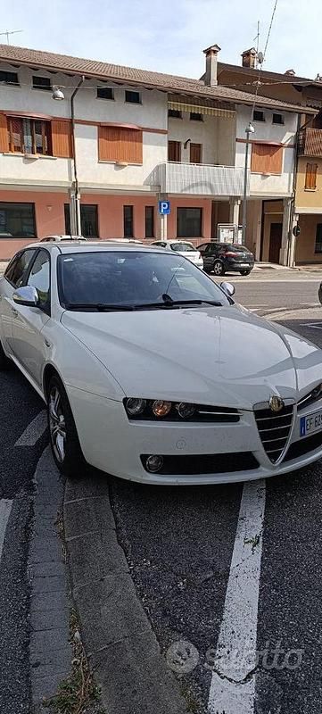 Usata Alfa Romeo 159 2011 Bianco Station wagon