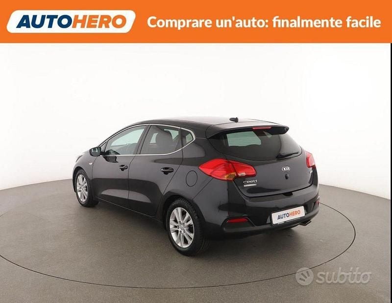Begagnad Kia Ceed 128 HK (94 kW) 2015 Svart Halvkombi