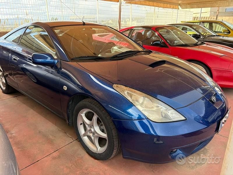 Usata Toyota Celica 142 CV (104 kW) 2001 Blu Coupé