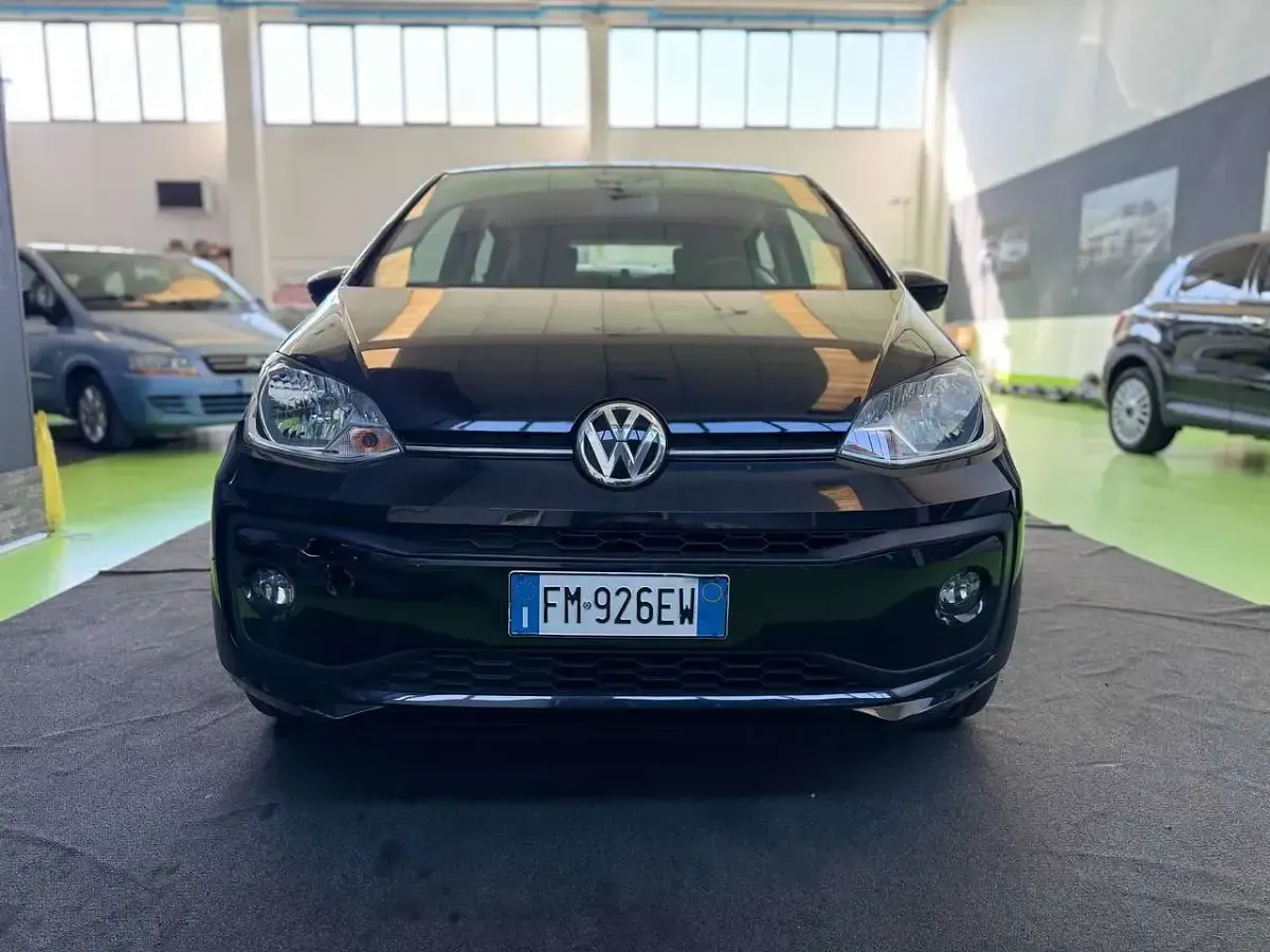 Usata VW up! Move 68 CV (50 kW) 2018 Nero Utilitaria