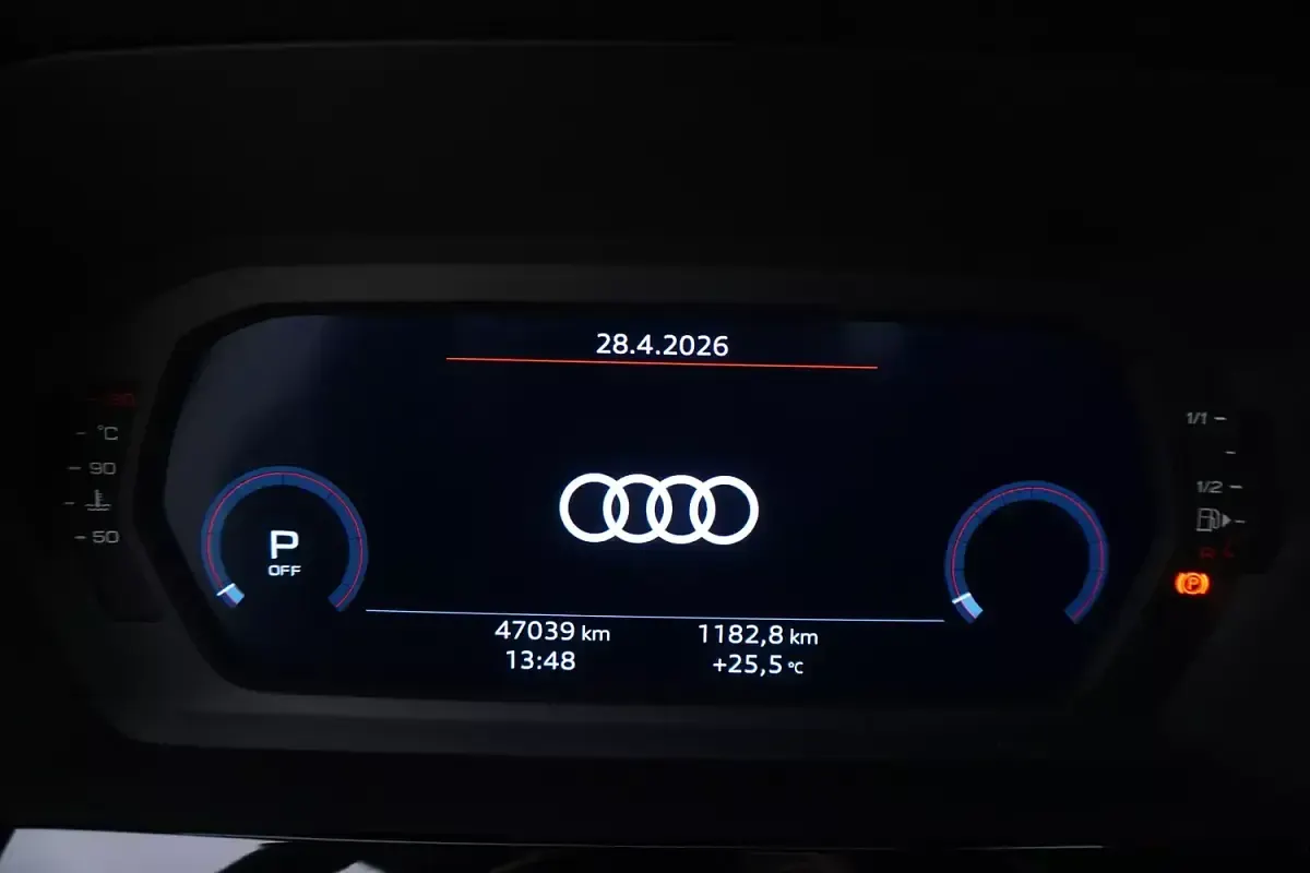 Usata Audi A3 Business 116 CV (85 kW) 2022 Argentoargento Berlina