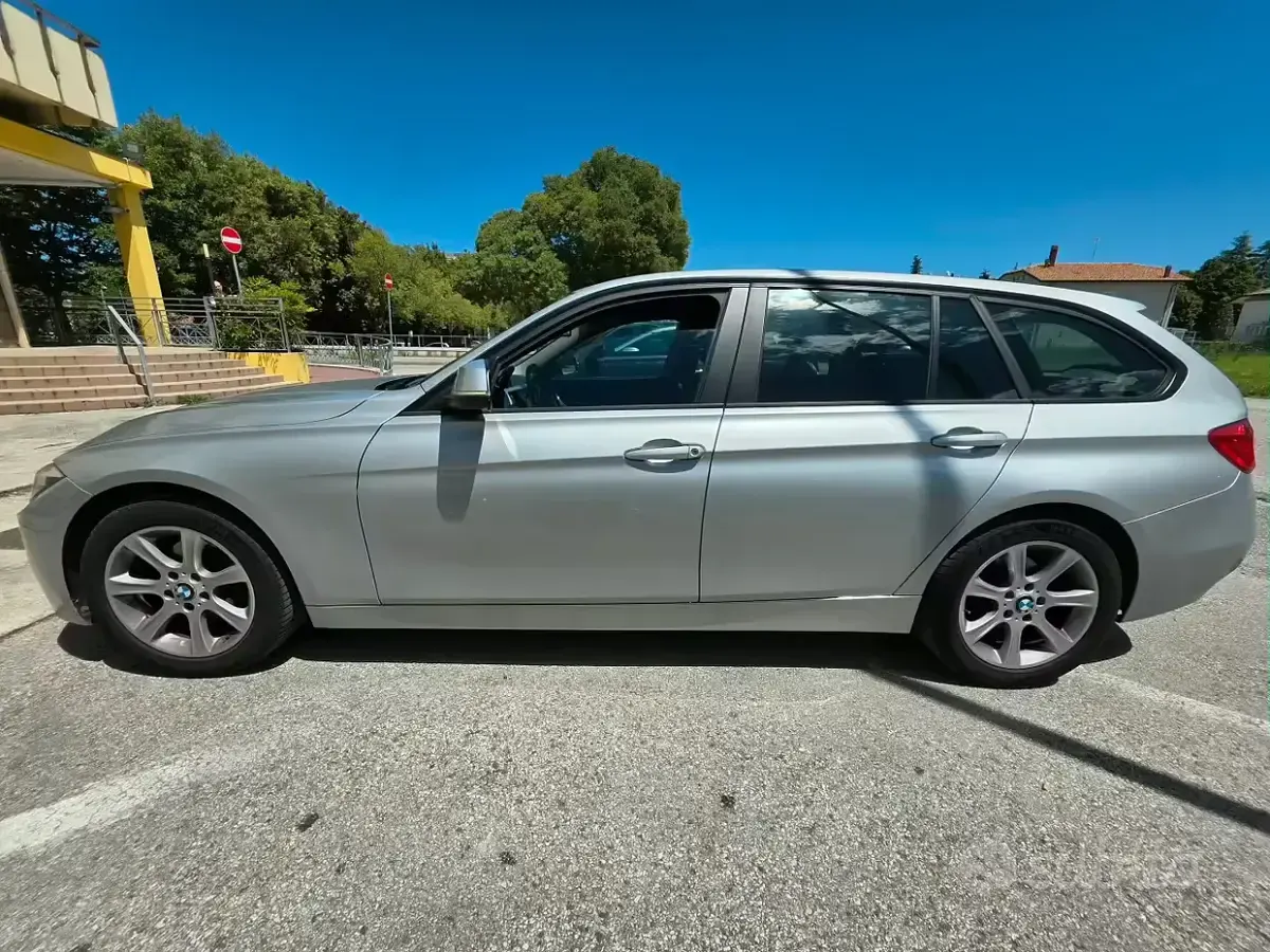 Usata BMW 320 Efficient Dynamics 184 CV (135 kW) 2013 Grigio Station wagon