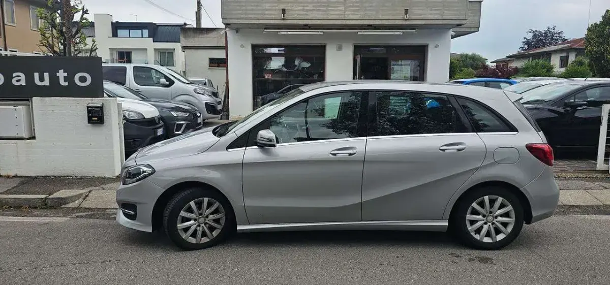 Usata Mercedes B160 Business 90 CV (66 kW) 2016 Argento Utilitaria