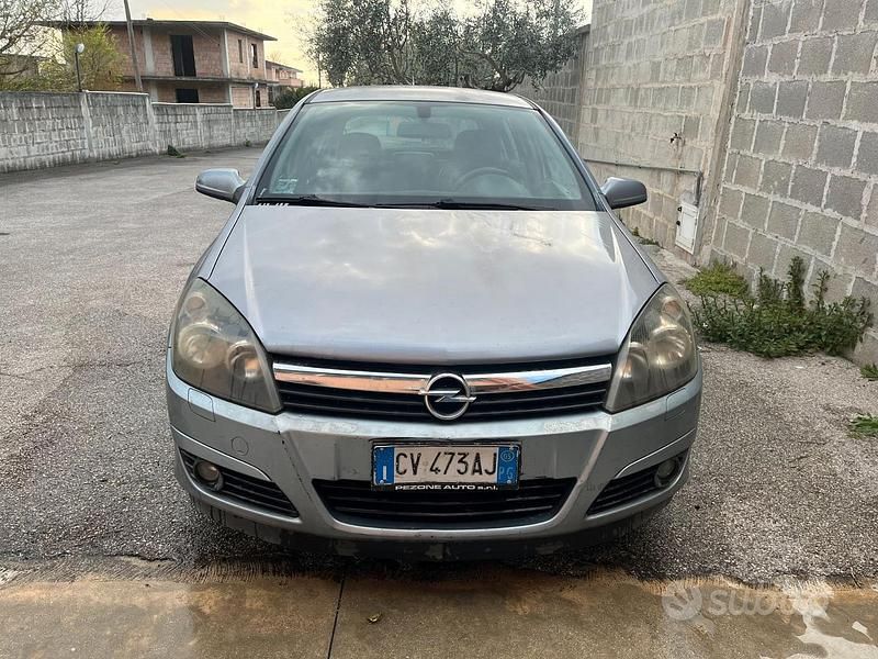 Usata Opel Astra 101 CV (74 kW) 2005 Berlina