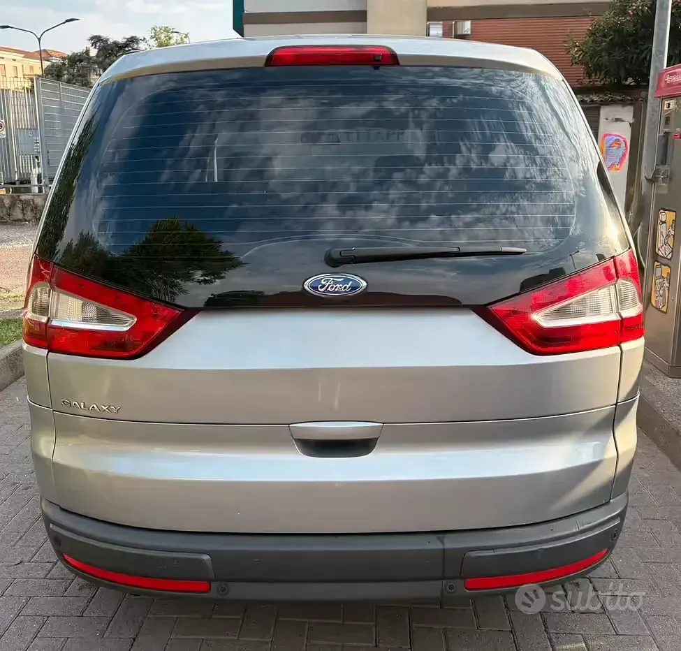Usata Ford Galaxy 145 CV (106 kW) 2007 Grigio Monovolume