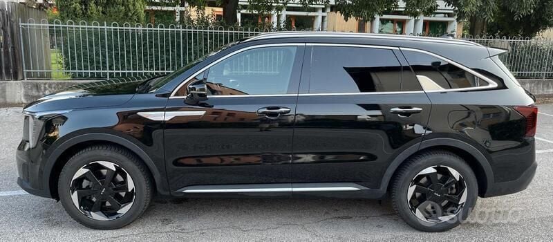 Nero Usata 2024 Kia Sorento Style SUV | 49.000 € - Immagine 1/4