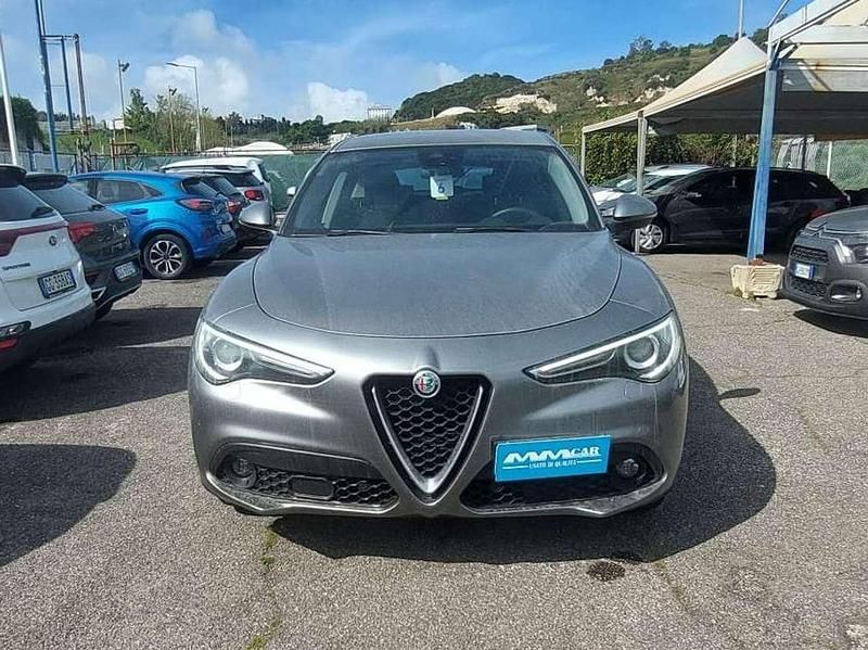Grigio Usata 2018 Alfa Romeo Stelvio Executive SUV | 21.800 € (Ottimo prezzo) - Immagine 1/4