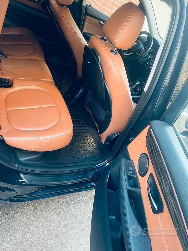Usata BMW 218 Luxury Line 150 CV (110 kW) 2017 Blu Station wagon