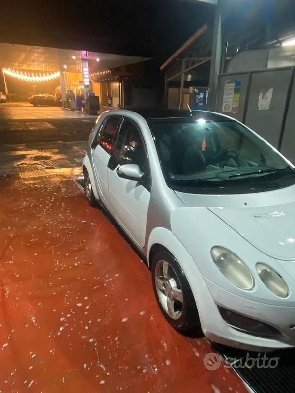 Usata Smart ForFour 68 CV (50 kW) 2005 Bianco Utilitaria