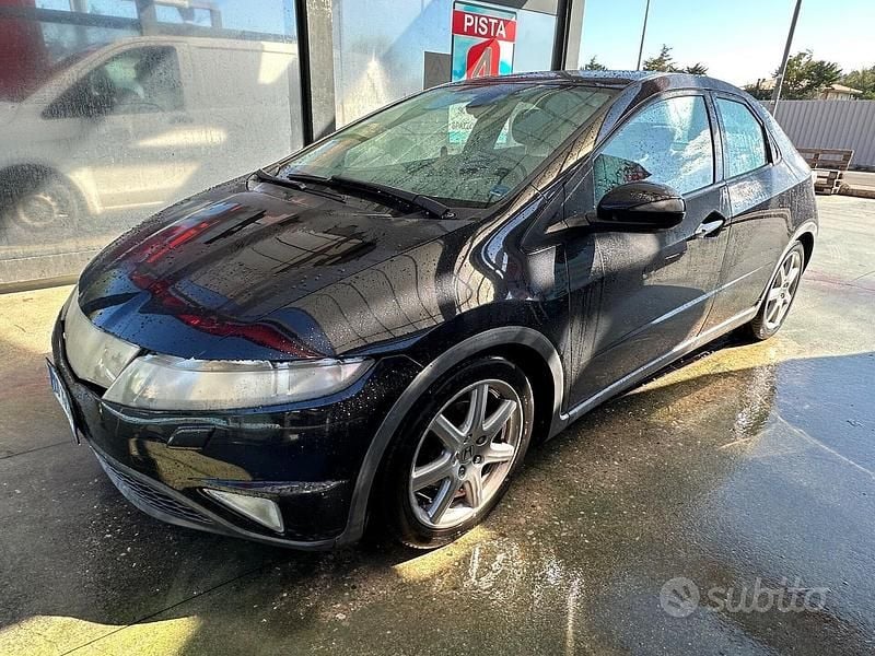 Nero Usata 2006 Honda Civic Executive Tre volumi | 1200 € (Ottimo prezzo) - Immagine 1/4