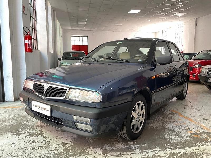 Blu Usata 1994 Lancia Delta Due volumi | 2399 € - Immagine 1/4