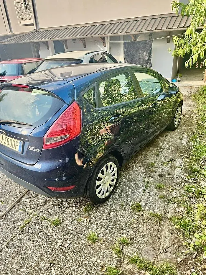 Usata Ford Fiesta 95 CV (69 kW) 2015 Blu Utilitaria