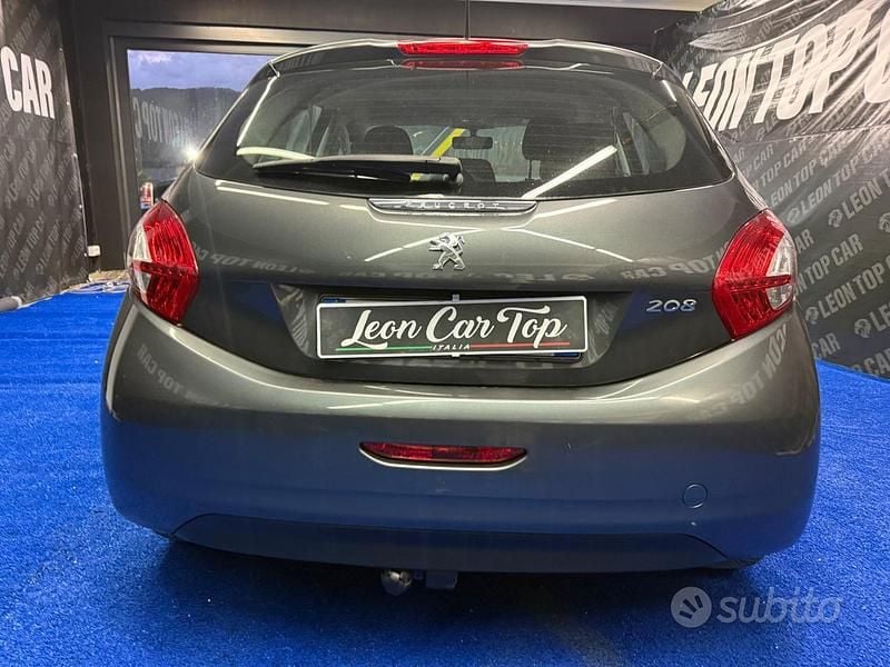 Usata Peugeot 208 95 CV (69 kW) 2015 Grigio Utilitaria
