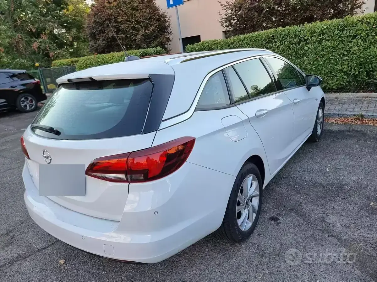 Usata Opel Astra 122 CV (89 kW) 2022 Utilitaria