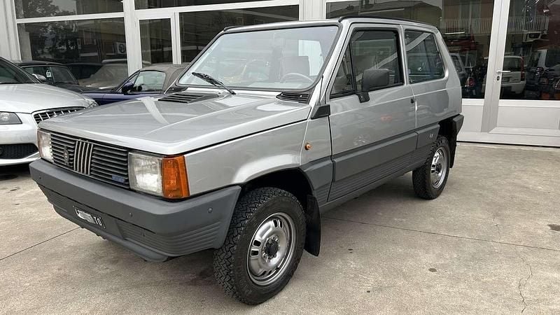 Usata Fiat Panda 4x4 48 CV (35 kW) 1985 Argento metallizato Utilitaria