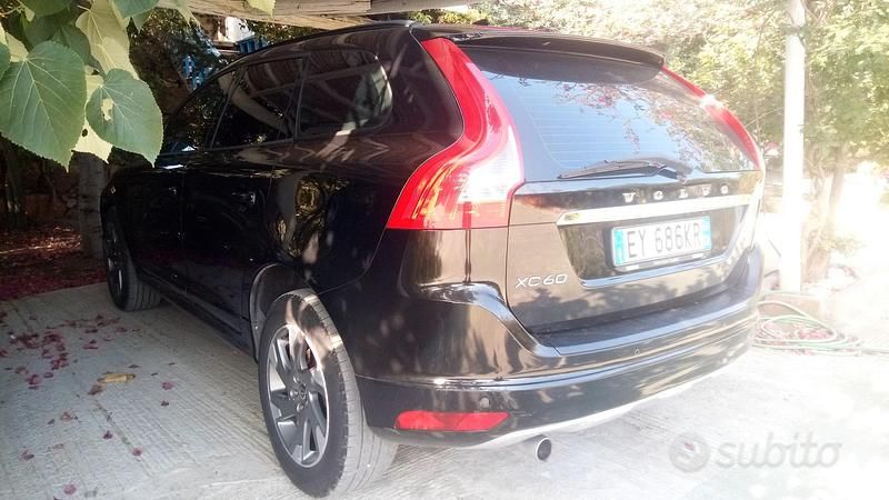 Usata Volvo XC60 136 CV (100 kW) 2015 Nero SUV
