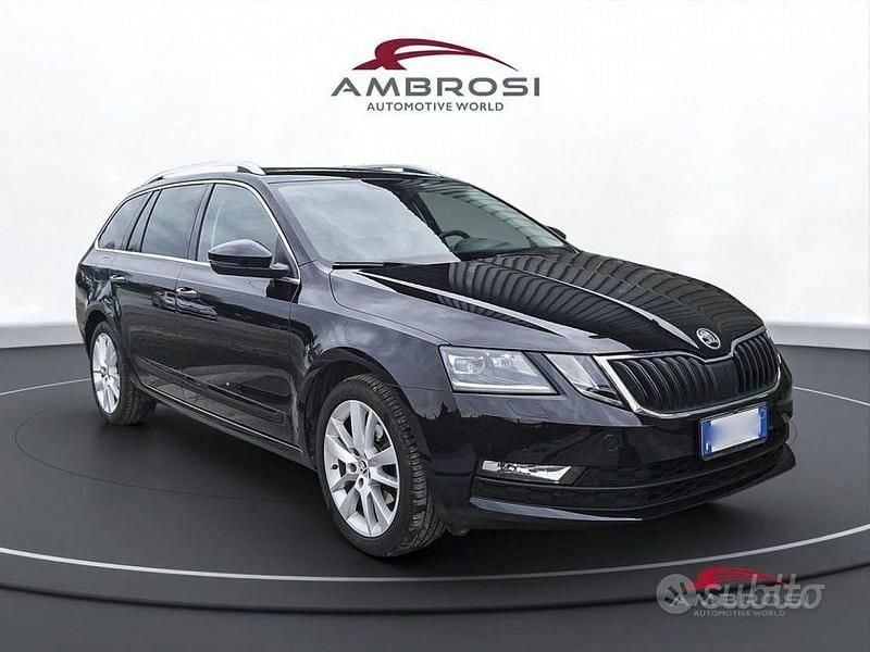 Usata Skoda Octavia Executive 110 CV (80 kW) 2018 Nero Station wagon