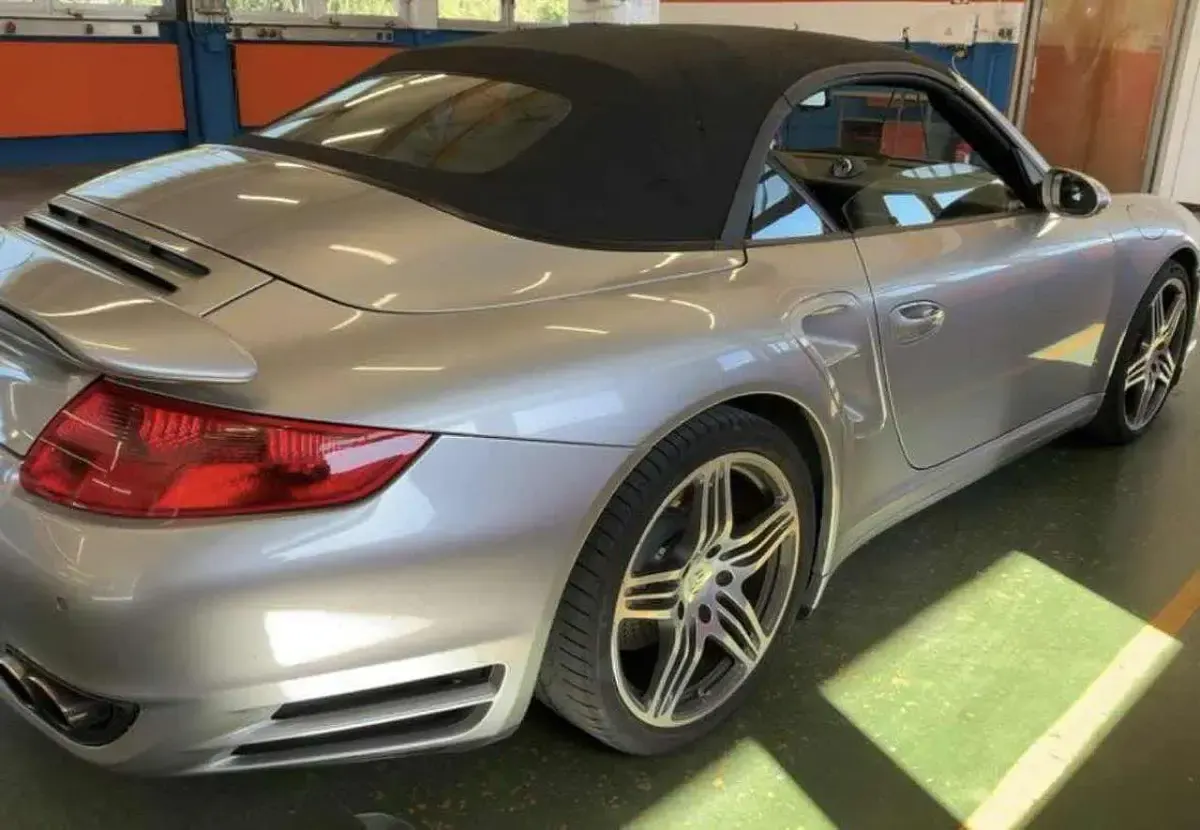 Usata Porsche 911 480 CV (353 kW) 2009 Argento Cabrio