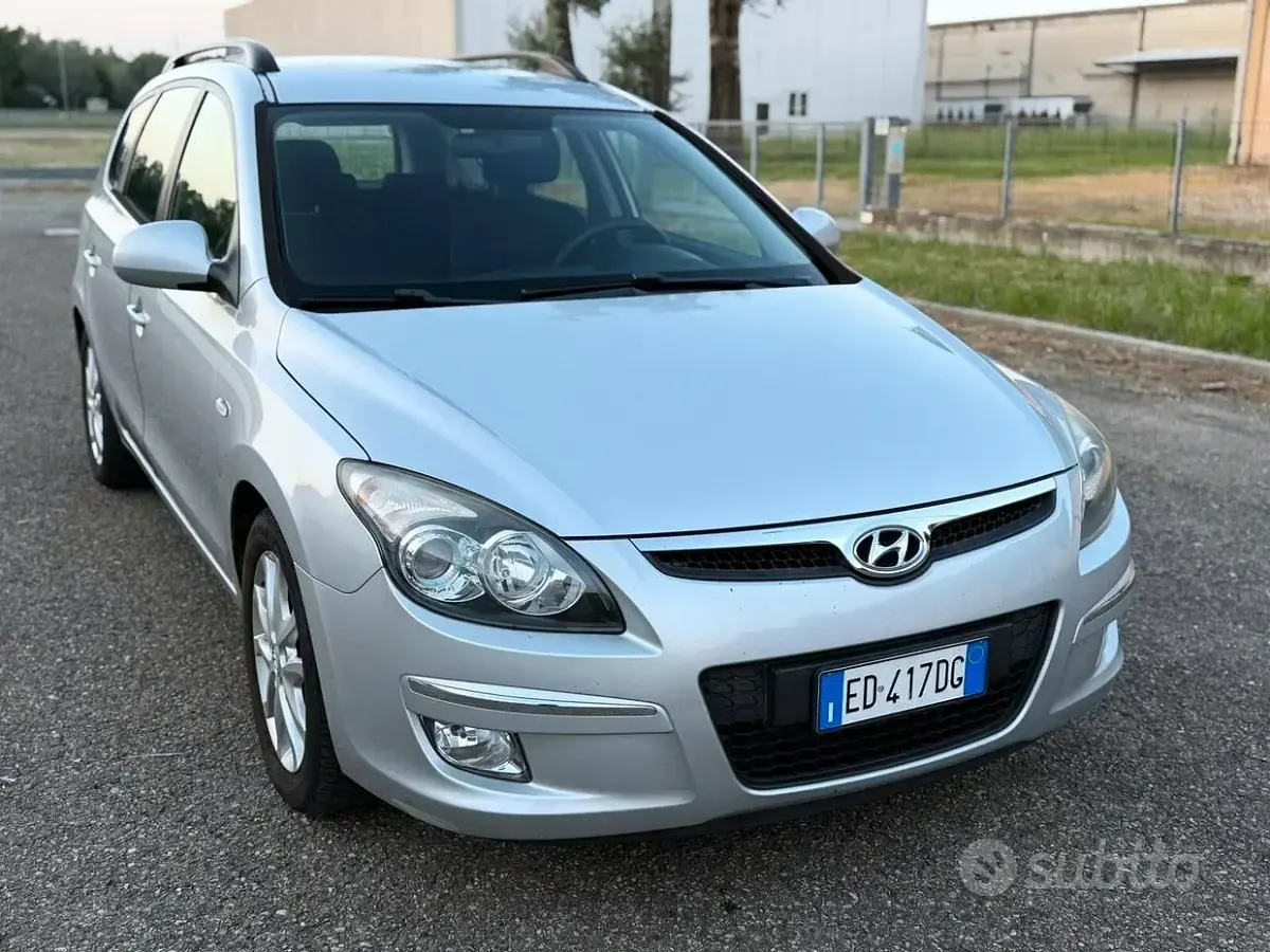 Usata Hyundai i30 90 CV (66 kW) 2010 Grigio Station wagon