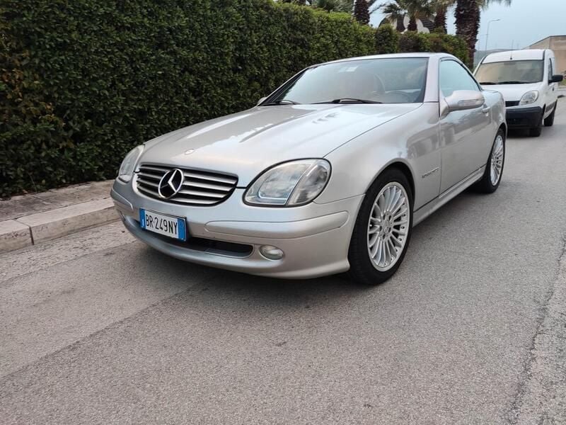 Usata Mercedes SLK200 163 CV (119 kW) 2000 Grigio Cabrio