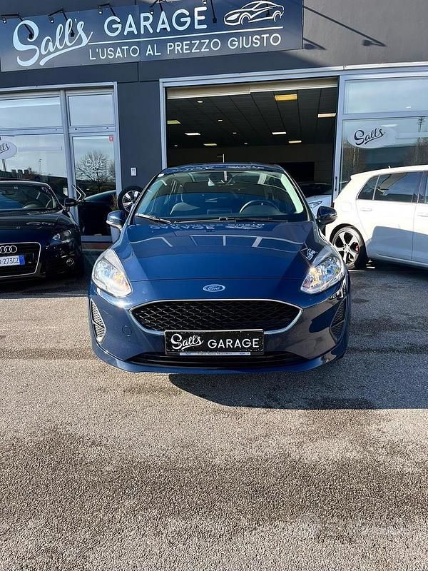 Blu Usata 2018 Ford Fiesta Tre volumi | 7500 € (Buon prezzo) - Immagine 1/4