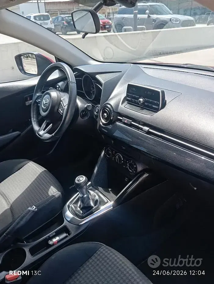 Usata Mazda 2 Evolve 105 CV (77 kW) 2018 Rosso Utilitaria