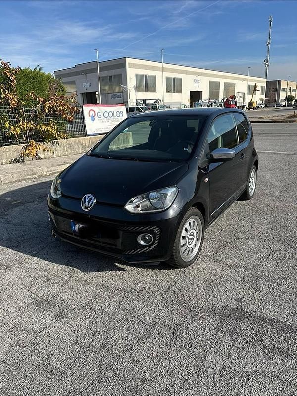 Nero Usata 2016 VW up! Due volumi | 7500 € (Buon prezzo) - Immagine 1/4