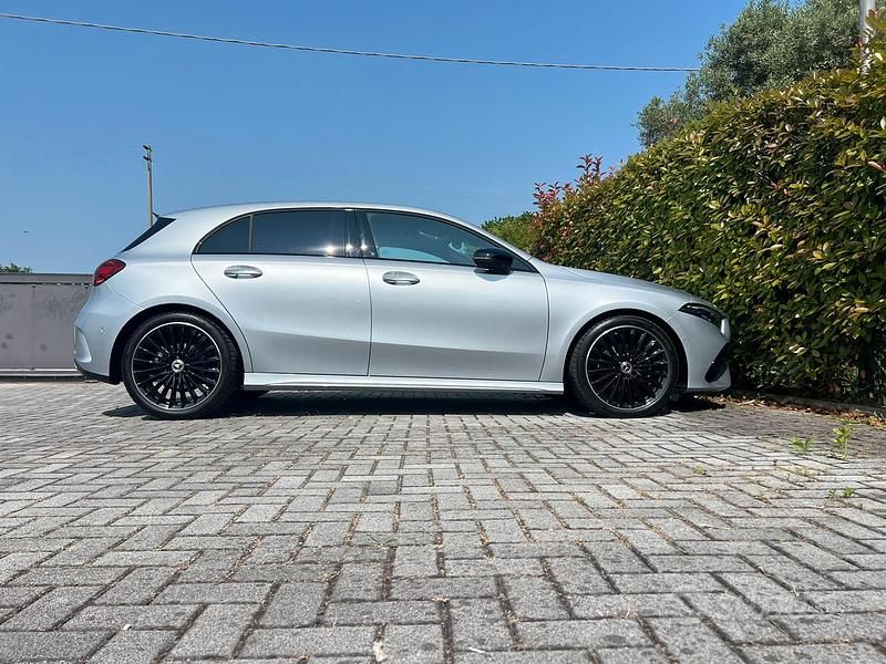 Grigio Usata 2025 Mercedes A200 AMG Line Premium Berlina | 37.400 € - Immagine 1/4