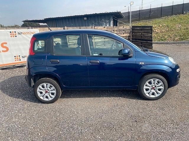 Usata Fiat Panda Lounge 80 CV (58 kW) 2018 Blu Utilitaria