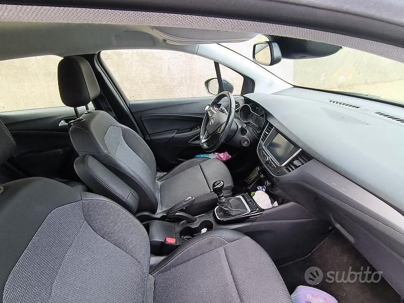 Usata Opel Crossland 110 CV (80 kW) 2022 Grigio SUV