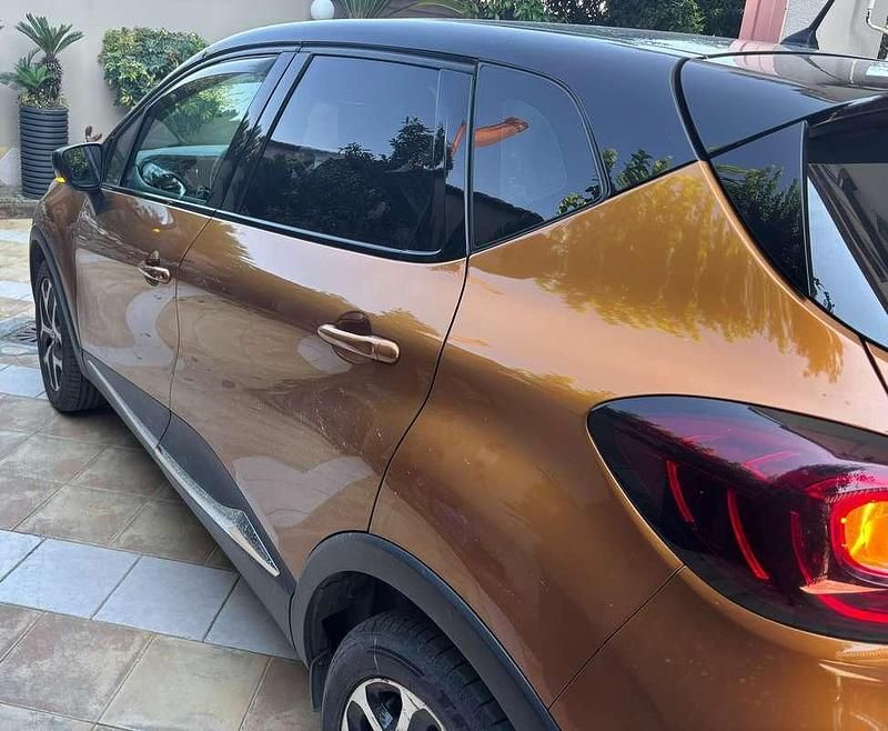 Usata Renault Captur Intens 110 CV (80 kW) 2017 Arancione SUV