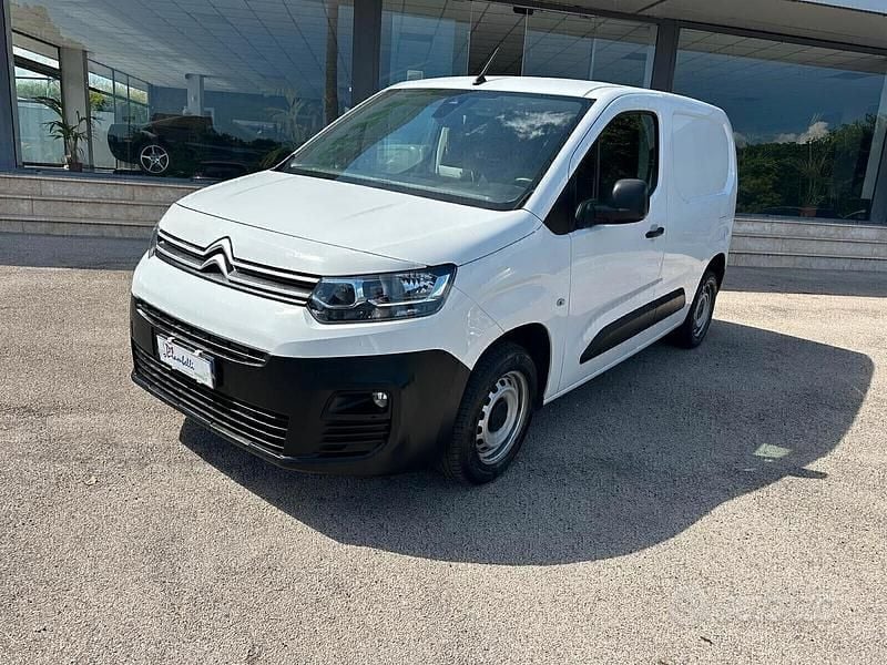 Usata Citroën Berlingo Live 102 CV (75 kW) 2020 Bianco Monovolume